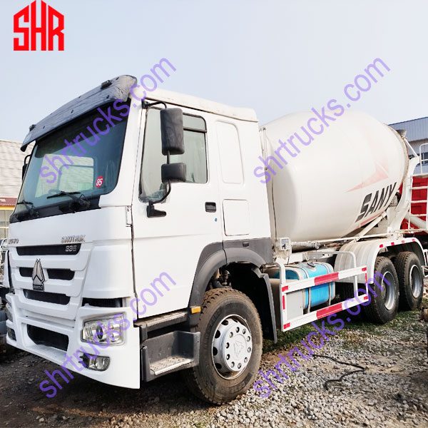600x600-howo-6x4-mixer-2